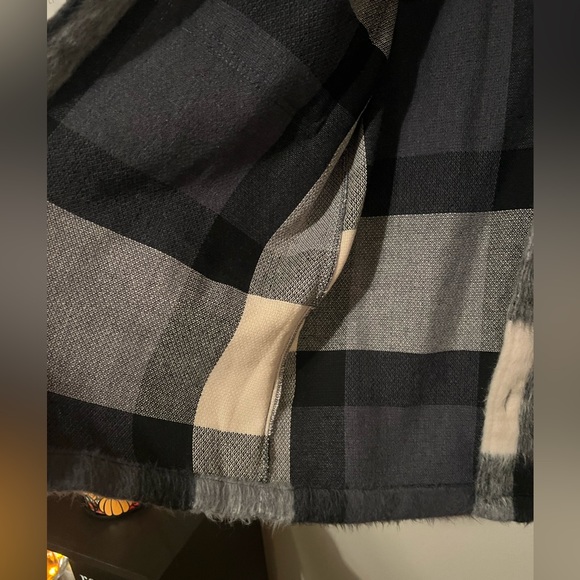 Men’s H&M Shaggy Over Shirt / Jacket (Size Medium) - Picture 4 of 5